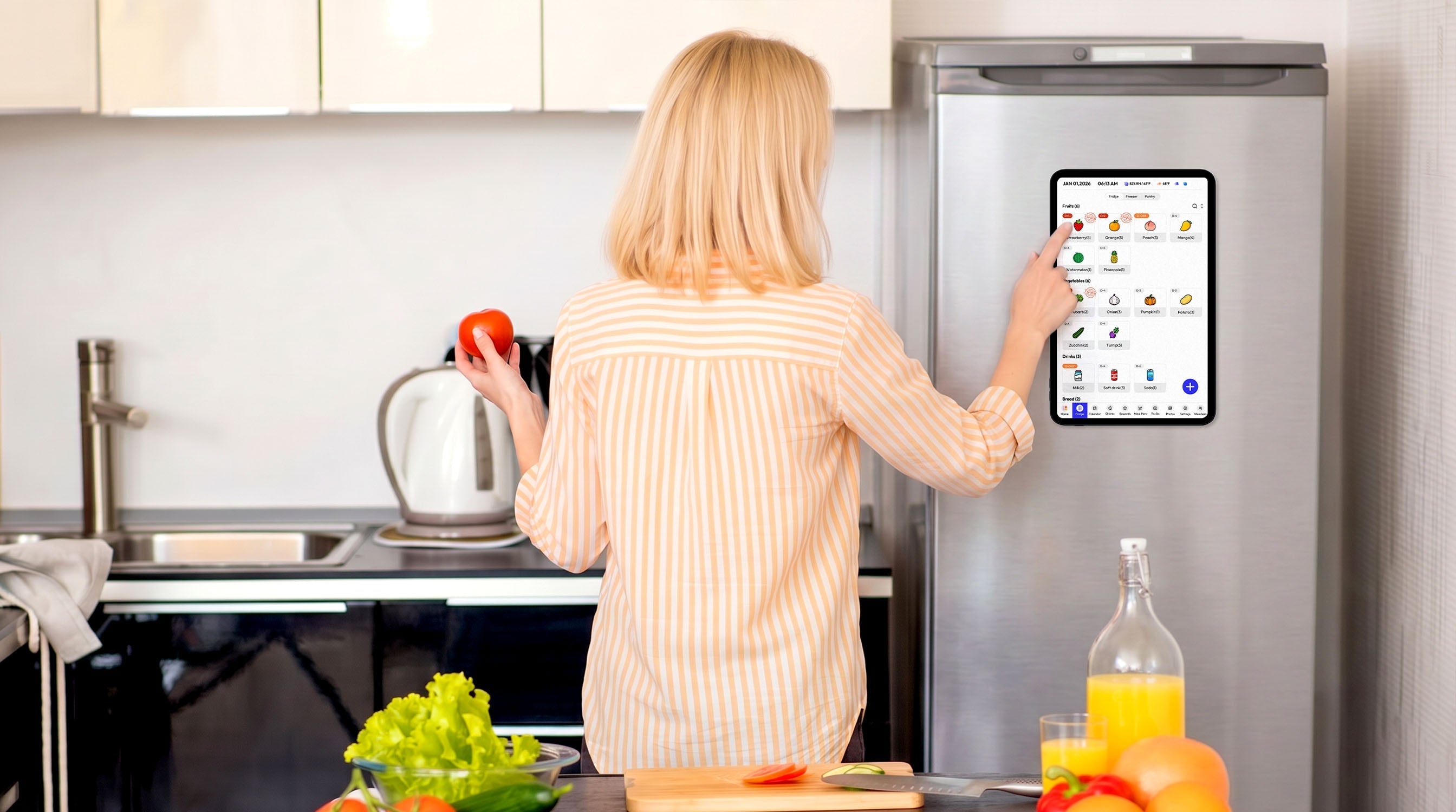 Can a Digital Fridge Calendar Replace a Whiteboard in the Kitchen?
