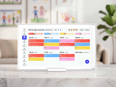 Everblog Calendar displaying a family's organized weekly schedule with events and member assignments.